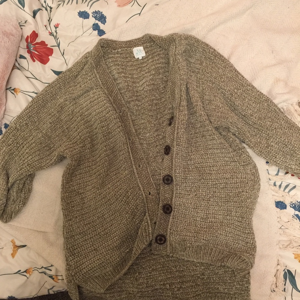 Super soft knitted green sweater